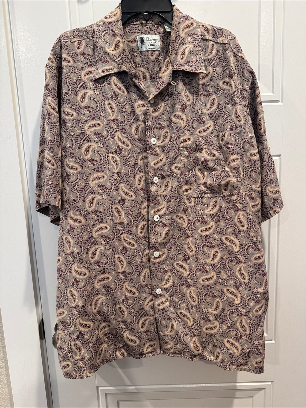 Vintage-Style Beige Paisley Short-Sleeve Button Down Shirt